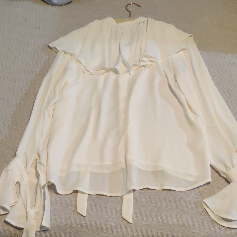 NWT Riley & Rae Cream Ruffle Blouse Size XS - Picture 9 of 9